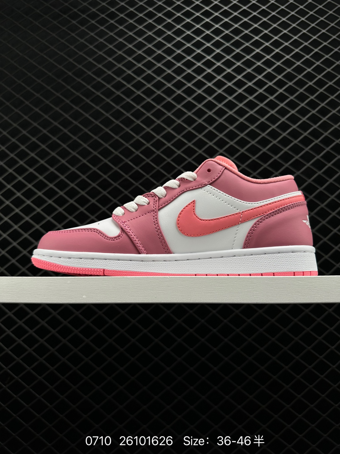 NIKE AIR JORDAN 1 LOW